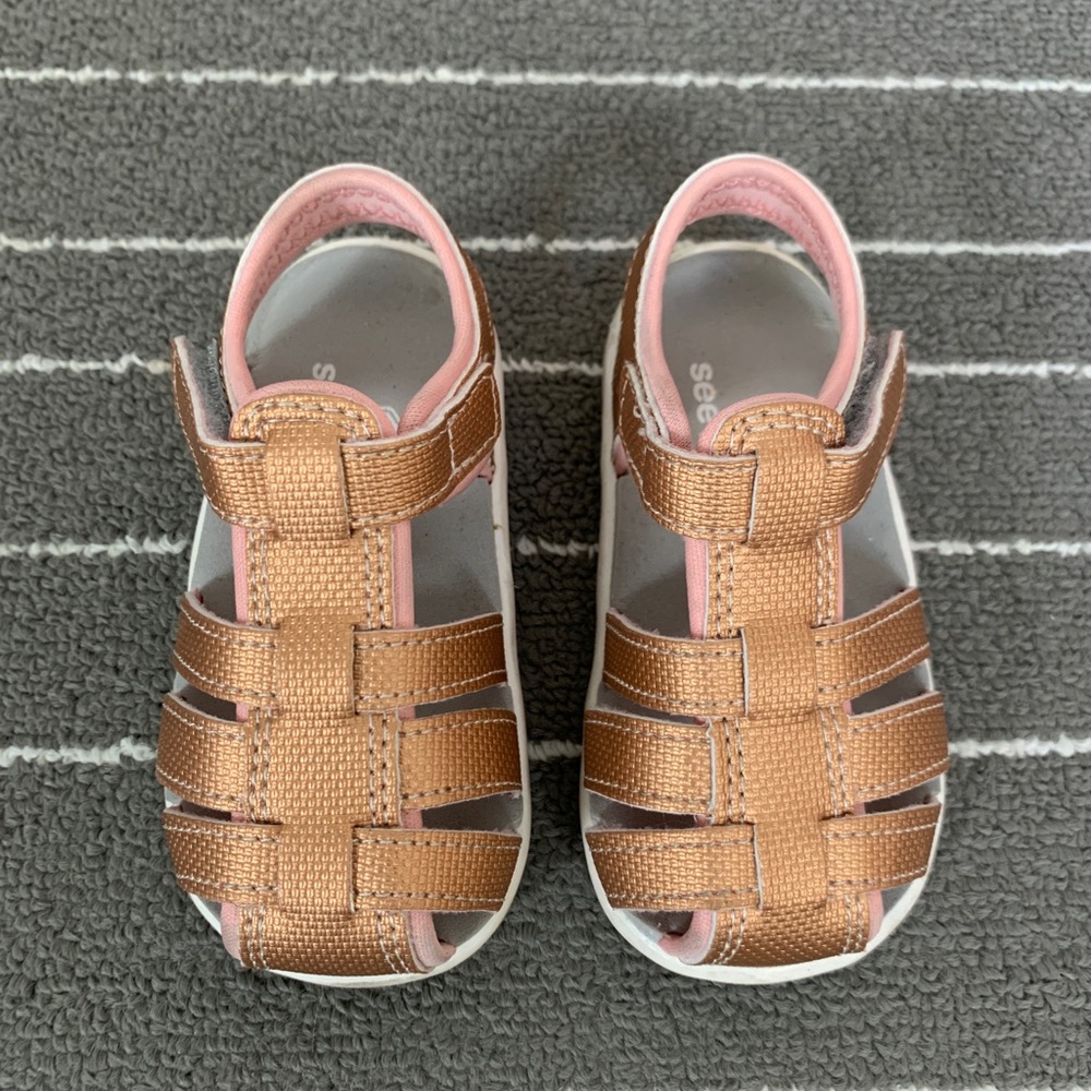 See Kai Run Girls’ Sandal (Size 5)